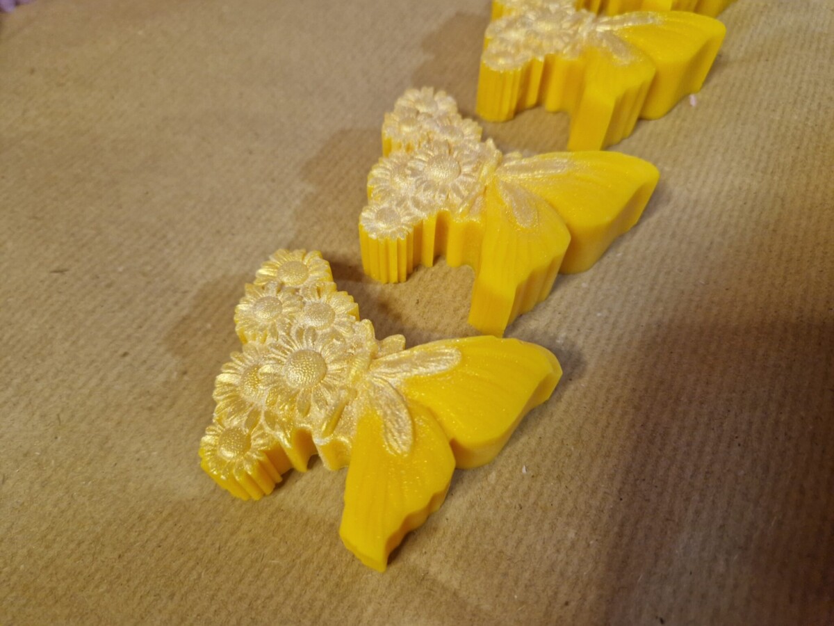 Papillon jaune